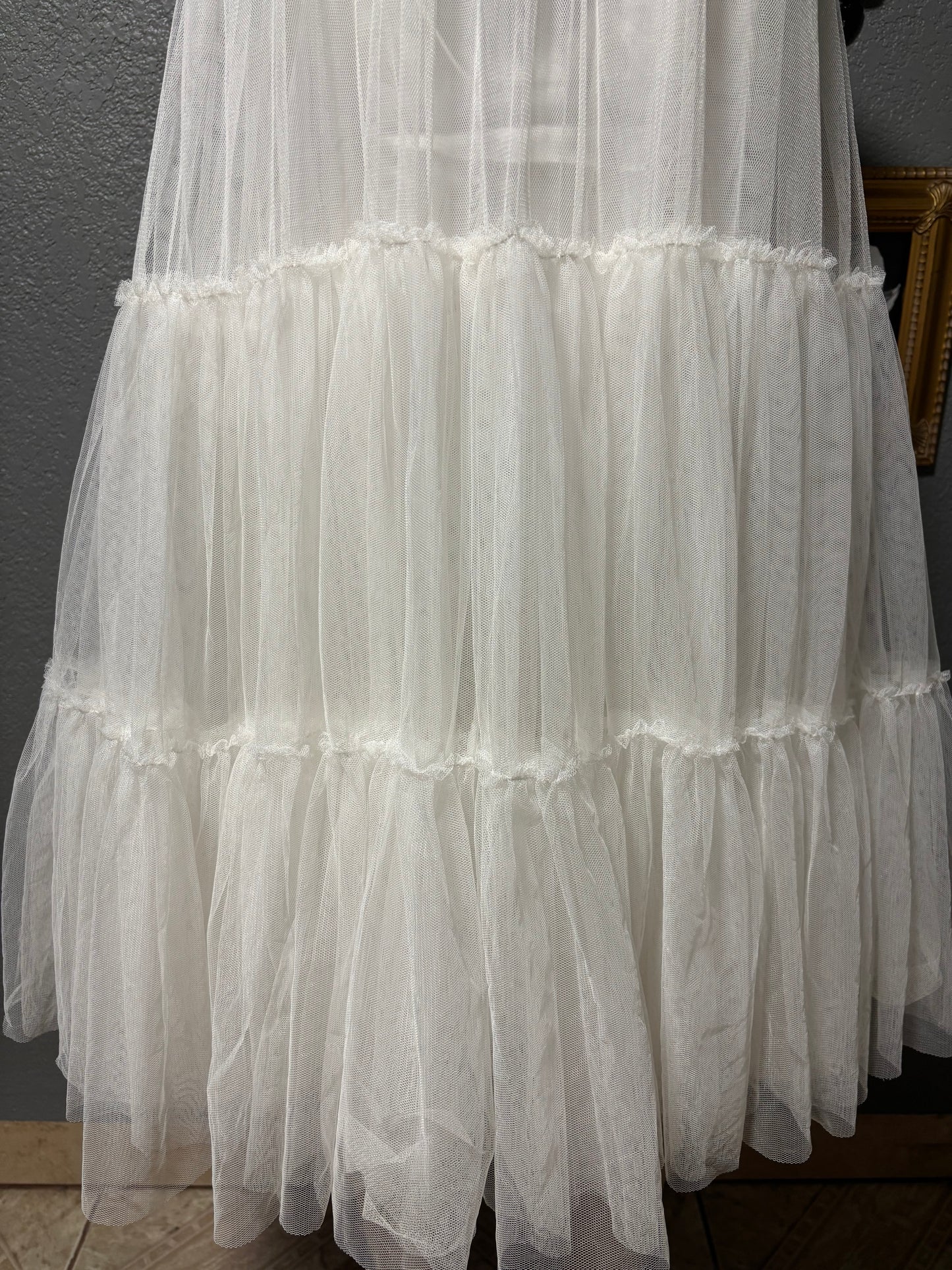 White tulle layered dress S/M