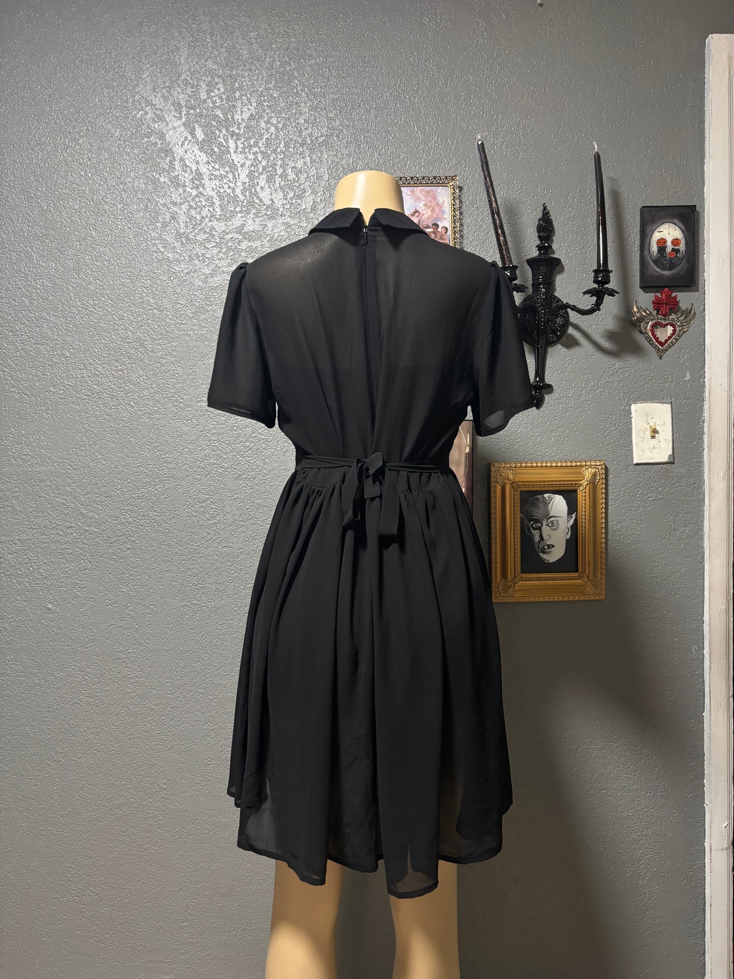 Widow Collared Dress L