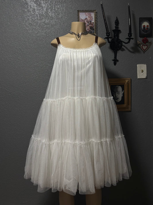 White tulle layered dress S/M