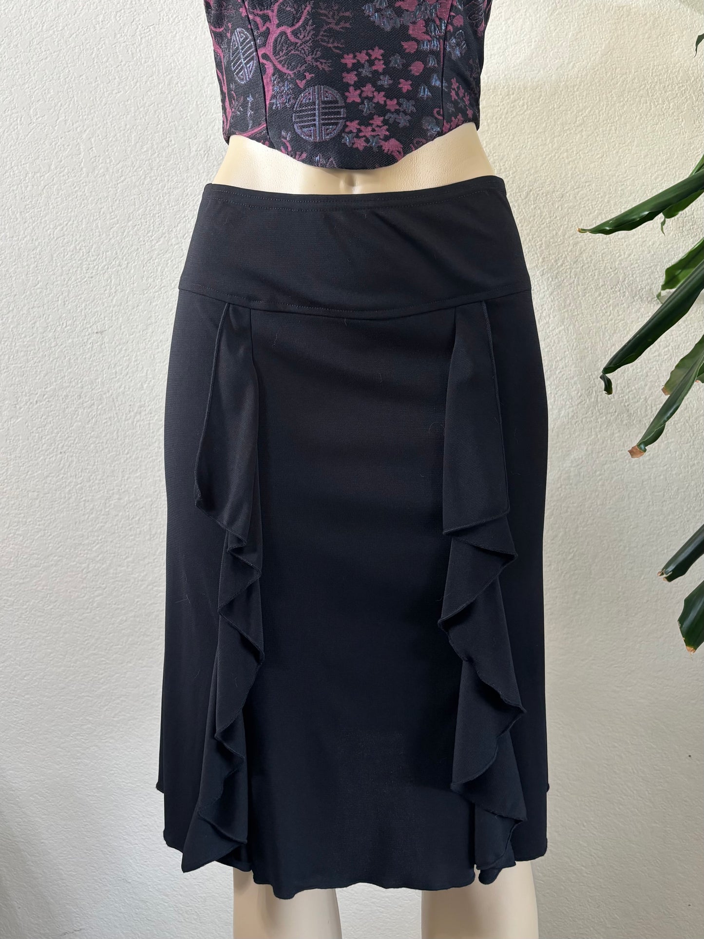 90’s Black Ruffle Skirt Medium