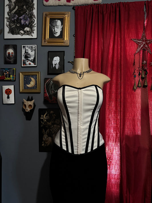 Pearly White Corset M